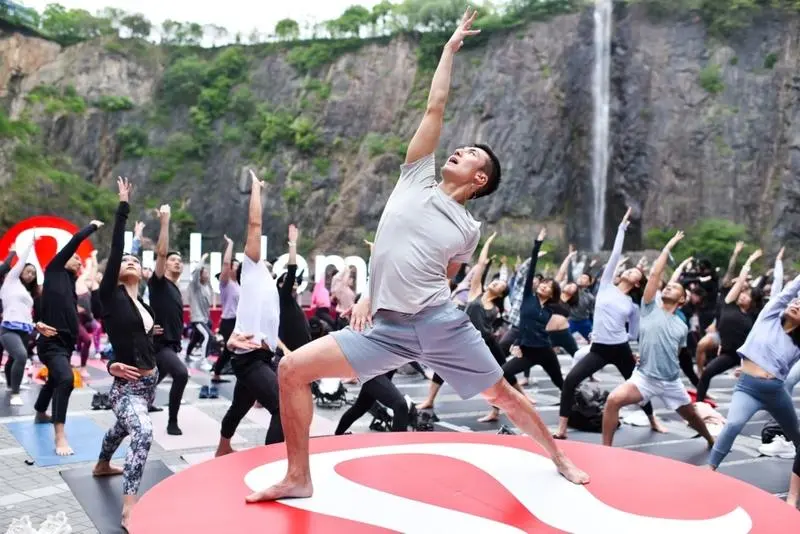 女性健身穿搭也“内卷”，她们还能买出中国的“Lululemon”吗？