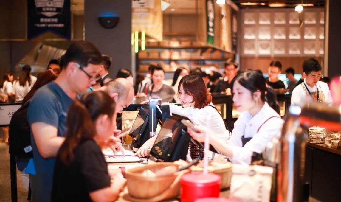 这家餐厅免费吃饭！结果不亏反赚，不到一月入账三百多万
