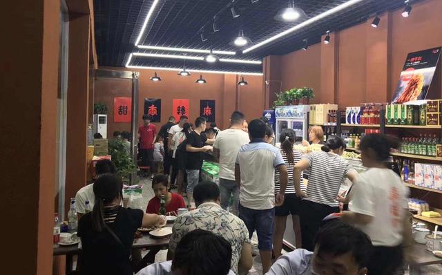 都是博眼球做营销，为什么有的餐厅生意火爆，有的却损失惨重？