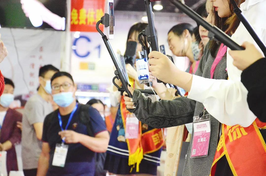 2021义乌直播与短视频博览会组委会赴中匠义乌多元百货展现场招展