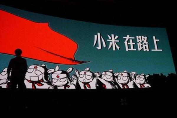 时隔三年，小米在国内线上手机市场似乎有望再次击华为