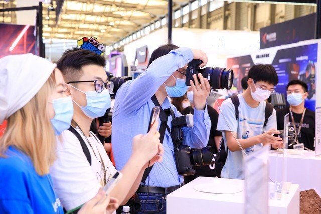 引爆观众热情 ChinaJoy佳能展台首日盛况纪实